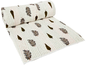 FIRA Kantha Quilt in Henna and White (medium)